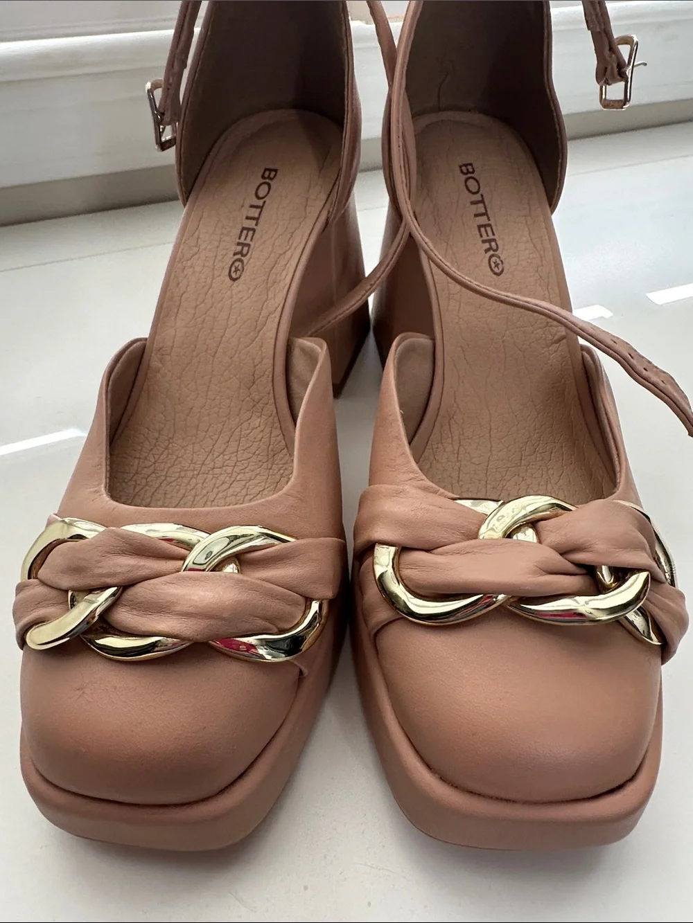Bottero like-new Chunky Block Heel Platform Pumps are gorgeous!